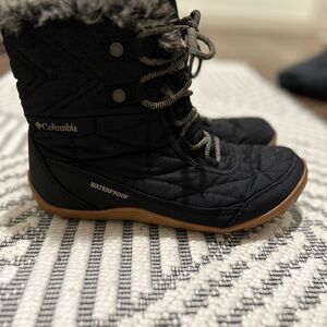 Columbia Women's Black Quilted Winter Boots